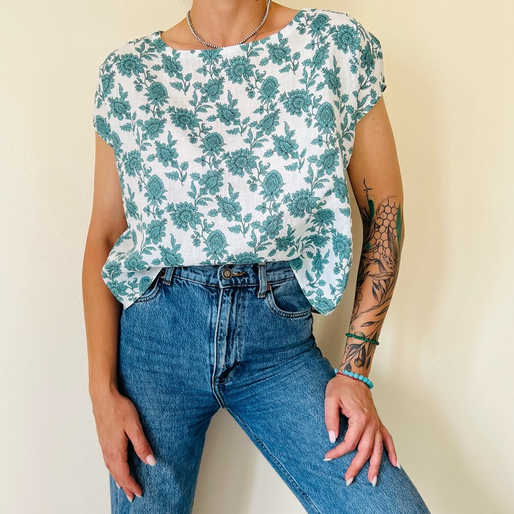Cynthia Rowley Short Sleeve Floral Print Linen Top - Picture 2 of 7